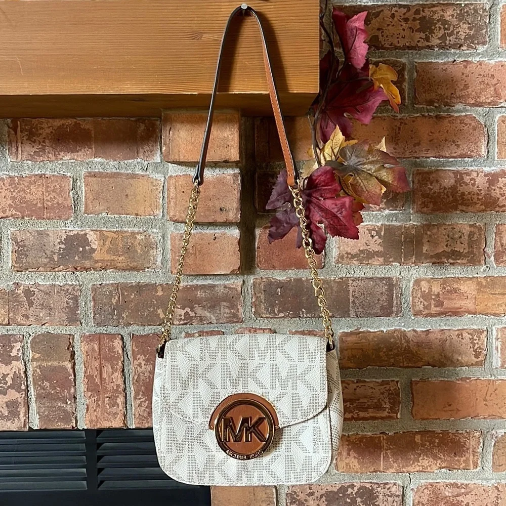 Michael Kors Vanilla Fulton Small Shoulder Bag